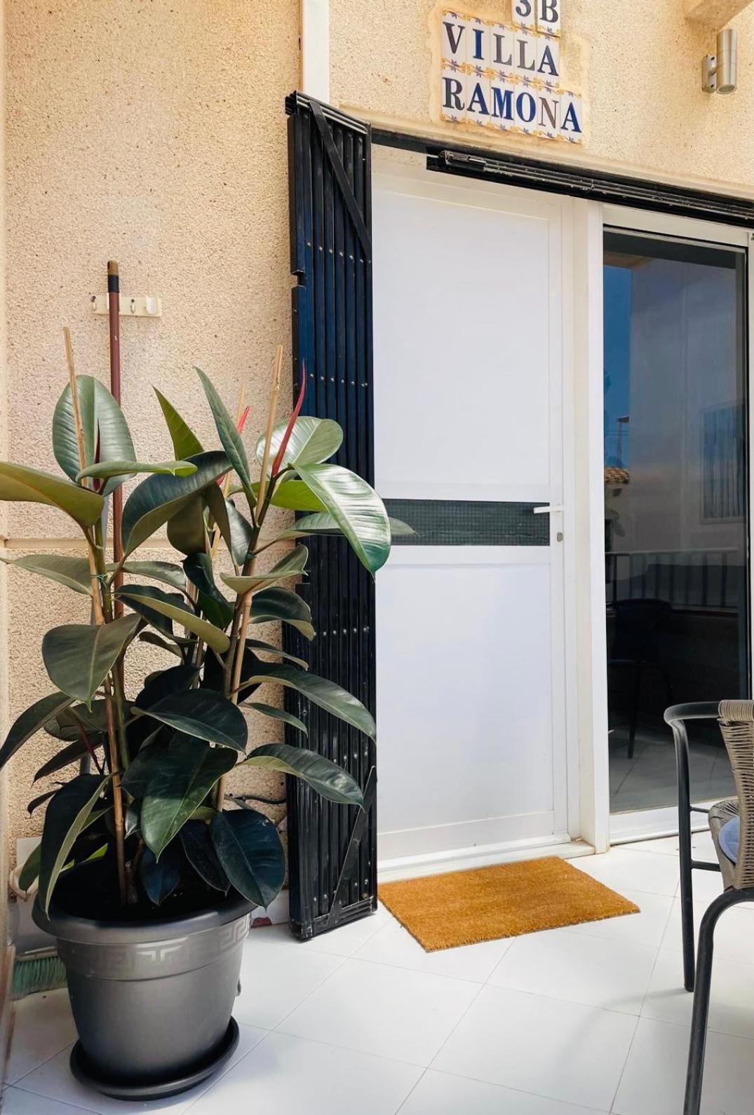 Przytulny Apartament 100M Od Plazy Torrevieja Exterior photo
